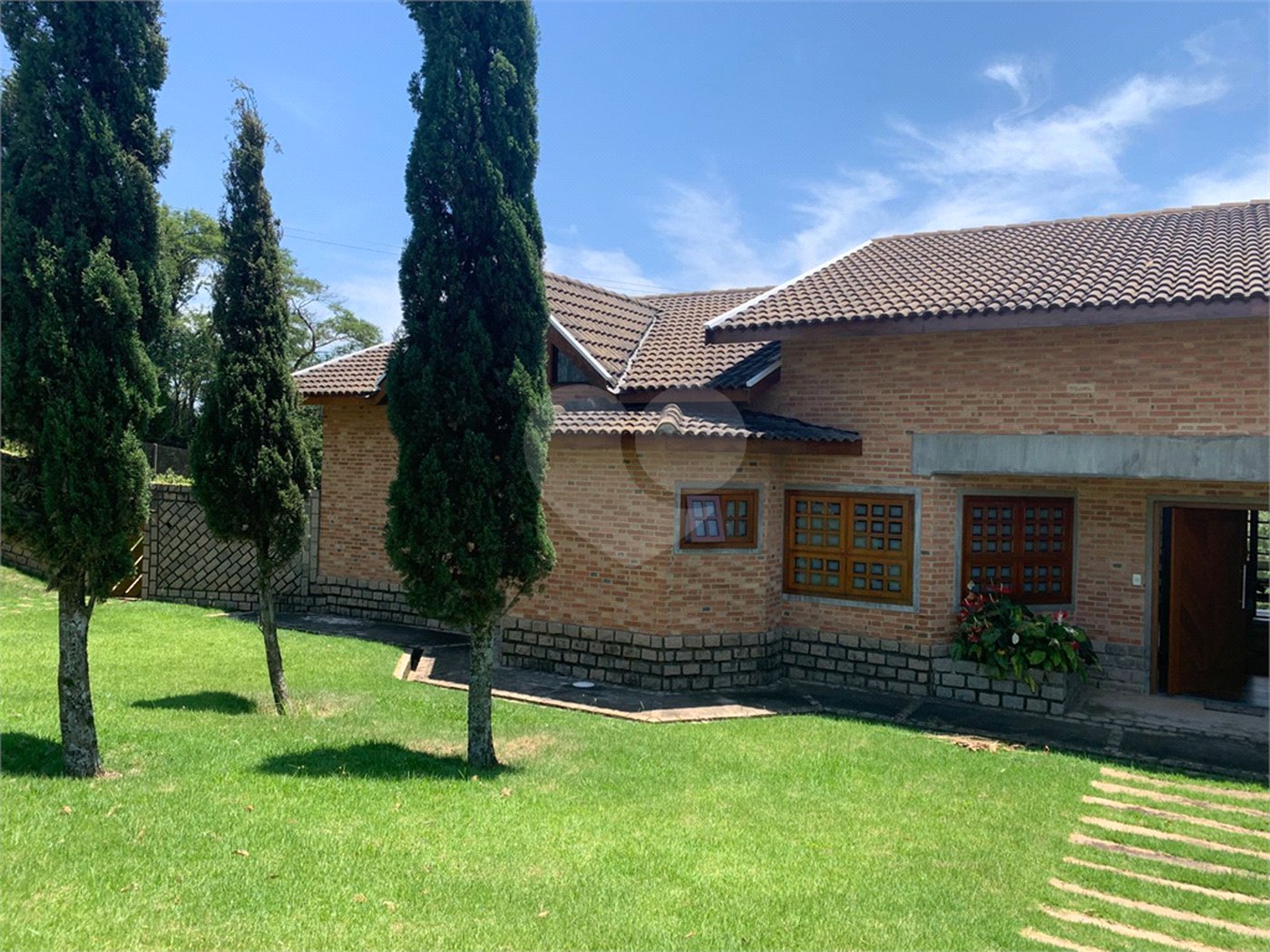 Chácara à venda com 4 quartos, sendo 2 suítes, em Parque Valinhos, Valinhos, SP