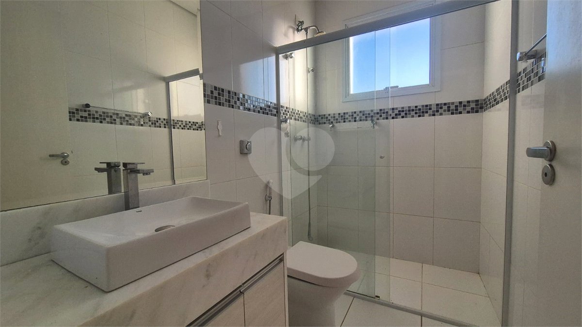 Casa à venda com 3 quartos, sendo 1 suíte, no condomínio Lago da Serra, Araçoiaba da Serra - SP