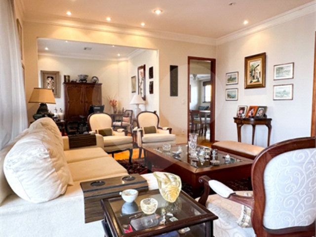 Apartamento à venda com 3 quartos, sendo 2 suítes,  em Morumbi, São Paulo, SP