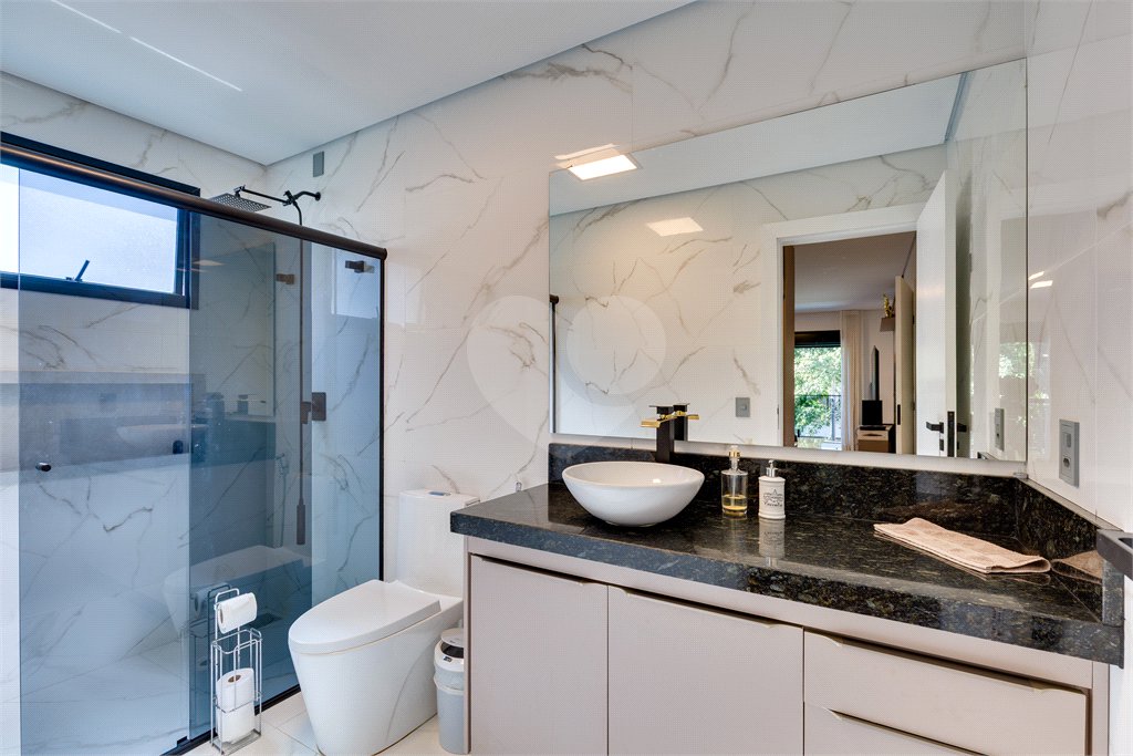 Casa à venda com 4 suítes no condomínio Villa Suiça, São Paulo - SP