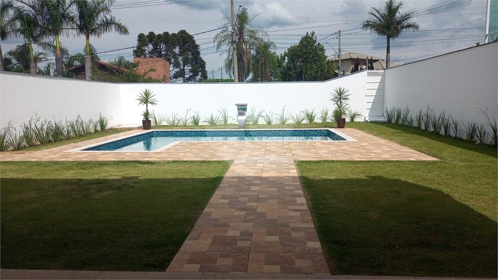 Casa à venda com 5 suítes no condomínio Village da Serra, Araçoiaba da Serra - SP