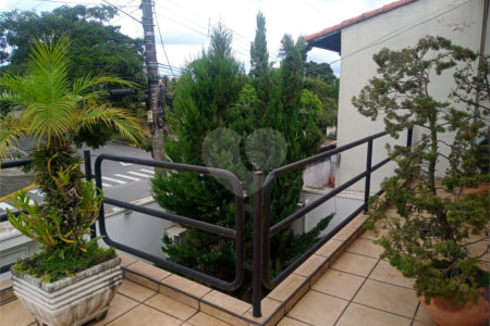 Sobrado à venda com 3 quartos, sendo 1 suíte, no Centro, Biritiba-mirim, SP