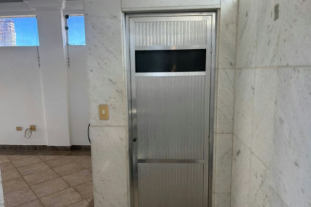 Casa com 3 dormitórios à venda, 330 m² por R$ 2.770.000,00 - Ponta da Praia - Santos/SP
