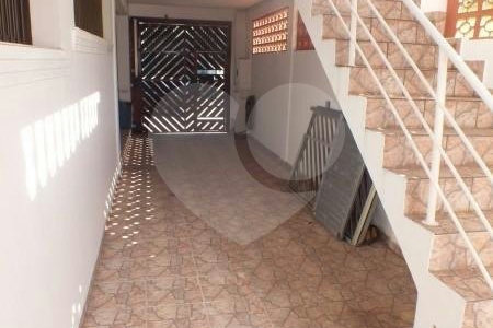 Casa à venda com 3 quartos, sendo 1 suíte, em Jardim Oriental, São Paulo, SP