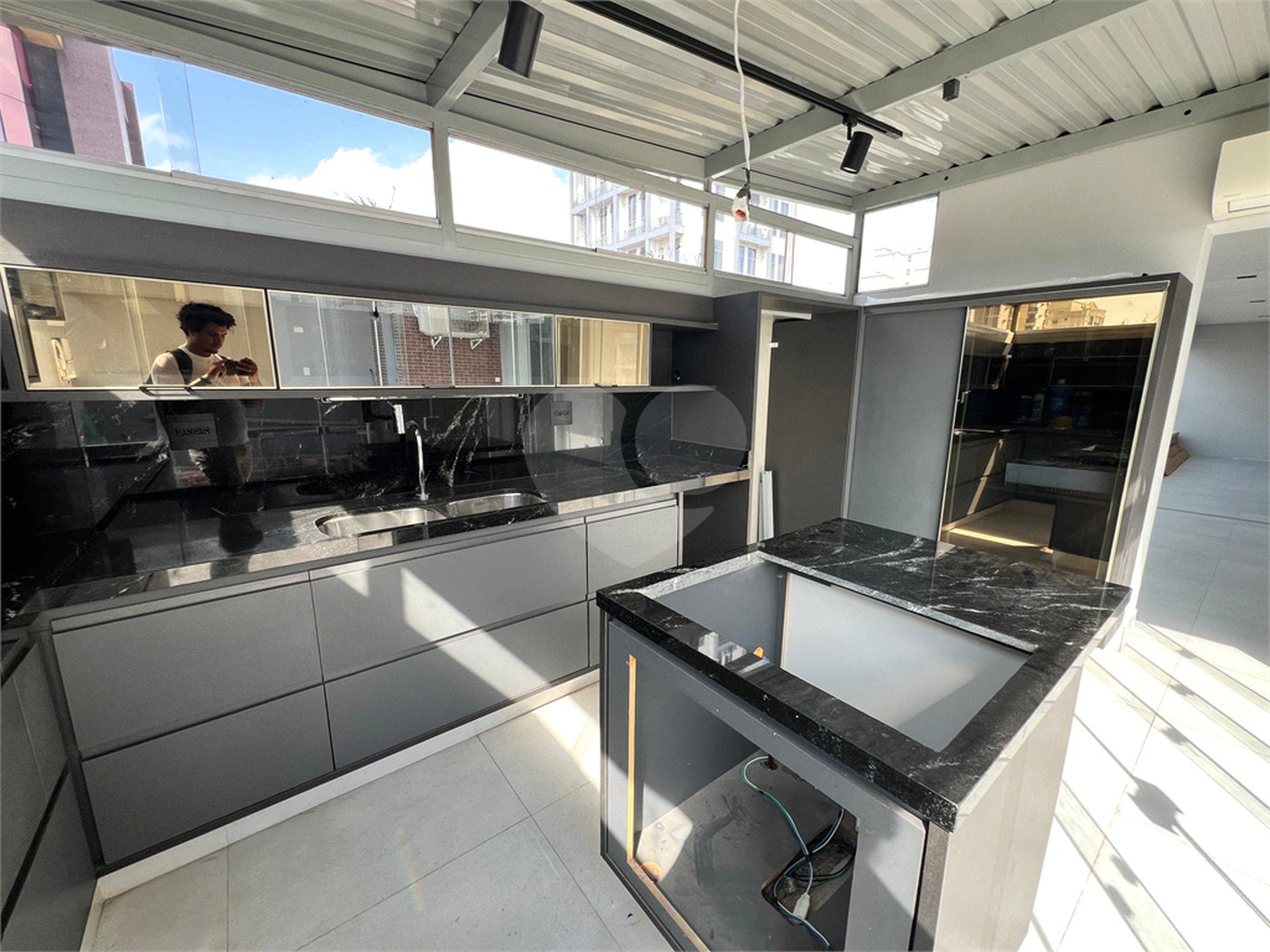 Apartamento à venda com 2 suítes em Indianópolis, São Paulo, SP