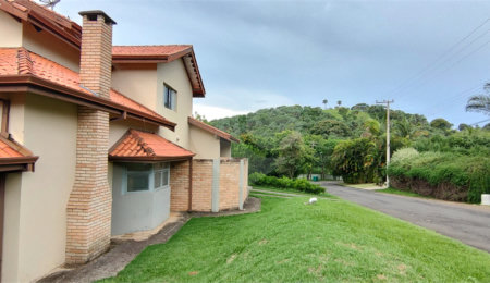 Casa à venda ou para alugar com 3 suítes no condomínio Campos de Santo Antonio I, Itu - SP