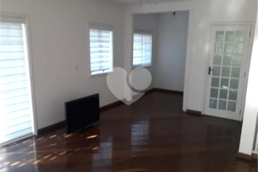 Casa à venda com 4 suítes no condomínio Suíça da Cantareira, Mairiporã - SP