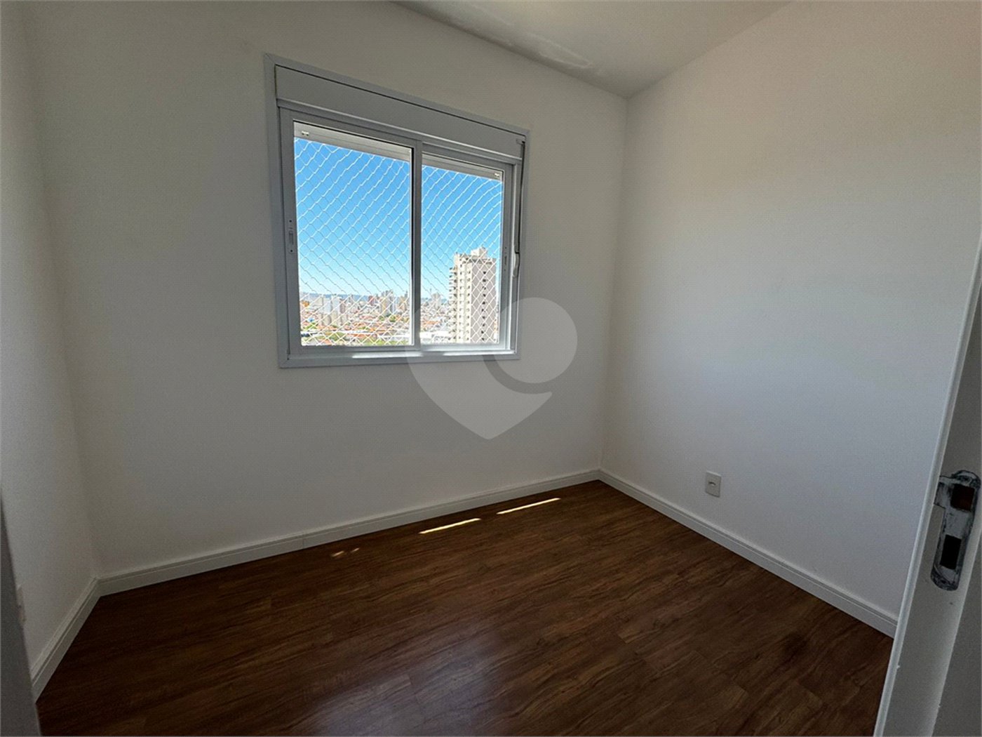 Apartamento à venda ou para alugar com 3 quartos, sendo 1 suíte,  em Vila Trujillo, Sorocaba, SP