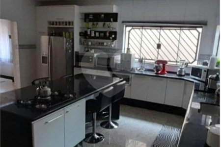 Casa à venda com 4 quartos, sendo 1 suíte, em Vila Nova Manchester, São Paulo, SP