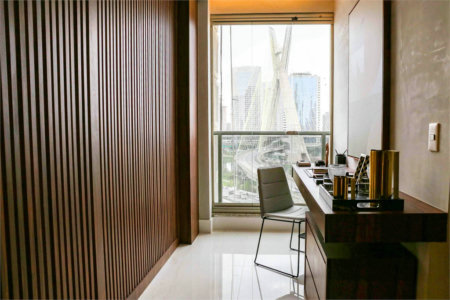 Apartamento à venda com 4 suítes em Real Parque, São Paulo, SP