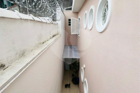 Casa à venda com 4 quartos, sendo 1 suíte,  em Jardim Stella, Santo André, SP