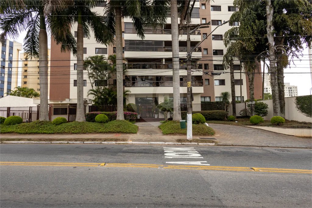 Apartamento à venda com 4 quartos, sendo 3 suítes,  em Jardim Monte Kemel, São Paulo, SP