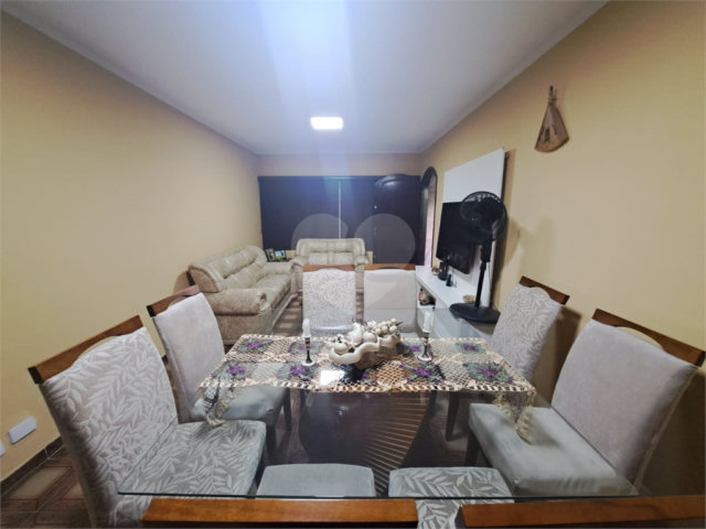 Sobrado à venda com 3 quartos em Vila Sabrina, São Paulo, SP