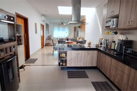 Casa à venda com 3 quartos, sendo 1 suíte, em Pinheirinho, Vinhedo, SP