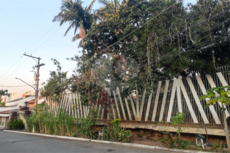 Casa Térrea à venda com 5 quartos, sendo 2 suítes, em Chácara Monte Alegre, São Paulo, SP
