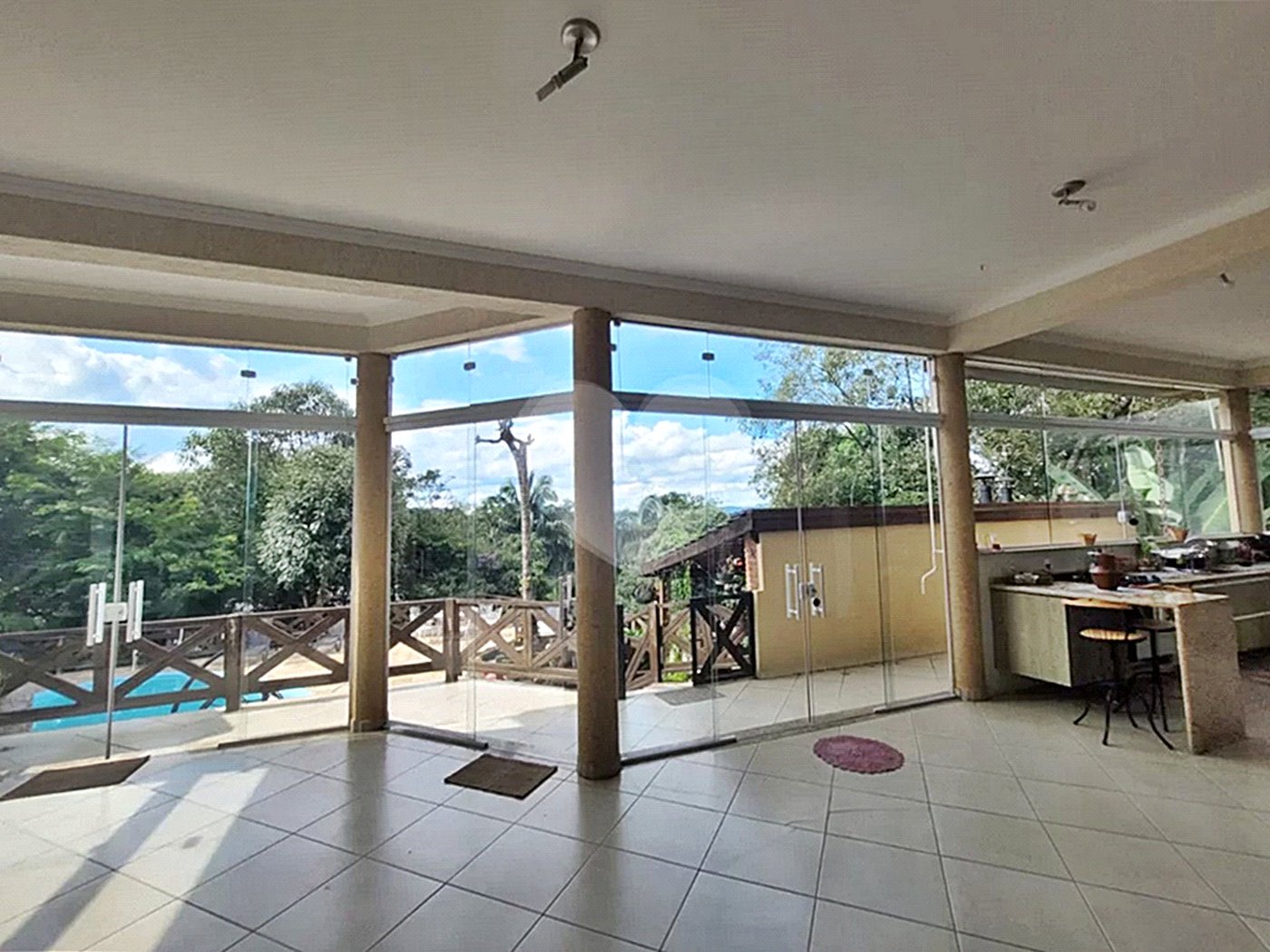 Casa à venda com 3 suítes no condomínio Cantareira, Mairiporã - SP