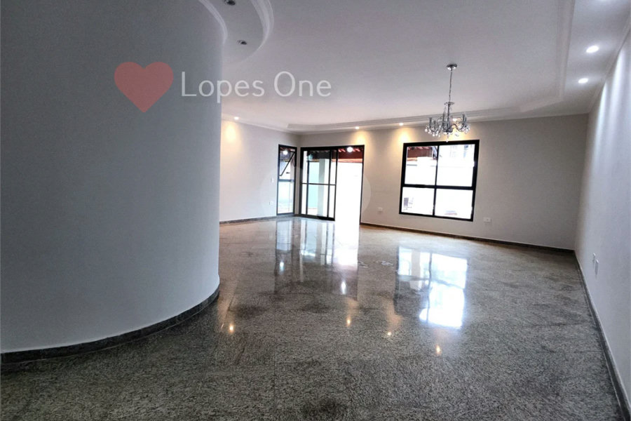 Casa à venda com 3 quartos, sendo 2 suítes, no condomínio Filipe de Vitry, São Paulo - SP