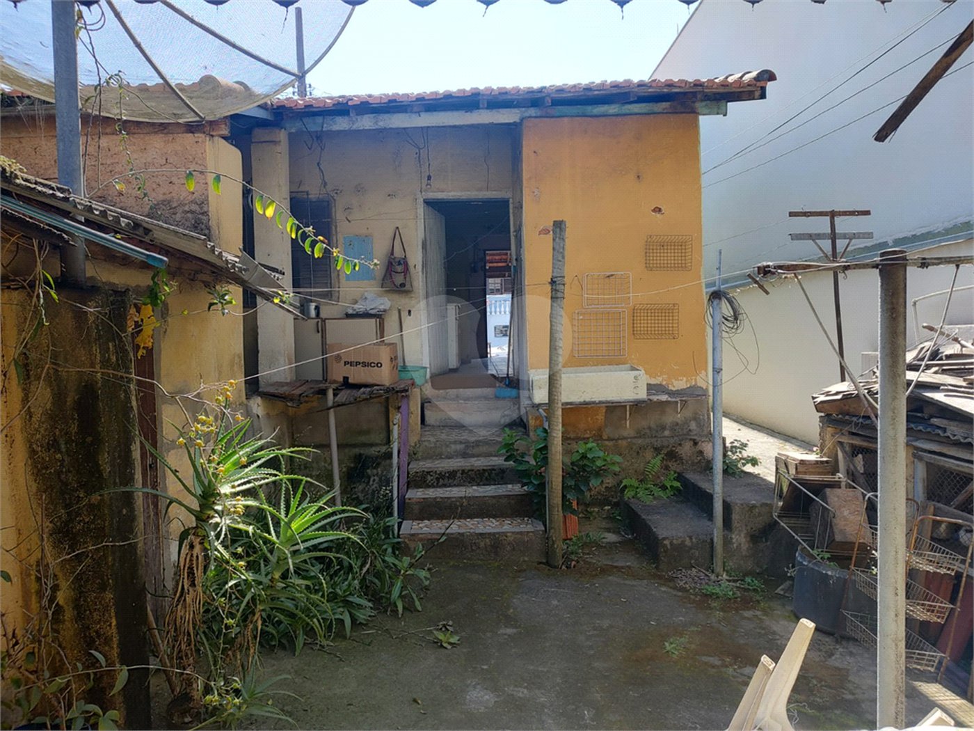 Casa à venda com 2 quartos, sendo 1 suíte, no Centro, Jarinu, SP