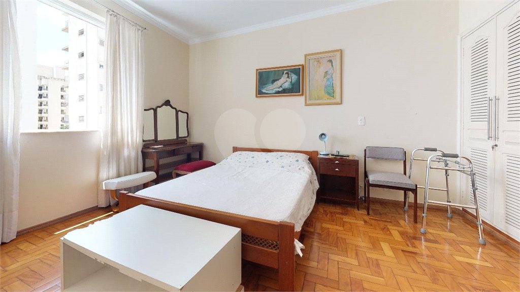 Apartamento à venda com 3 quartos, sendo 1 suíte, em Santa Cecília, São Paulo, SP