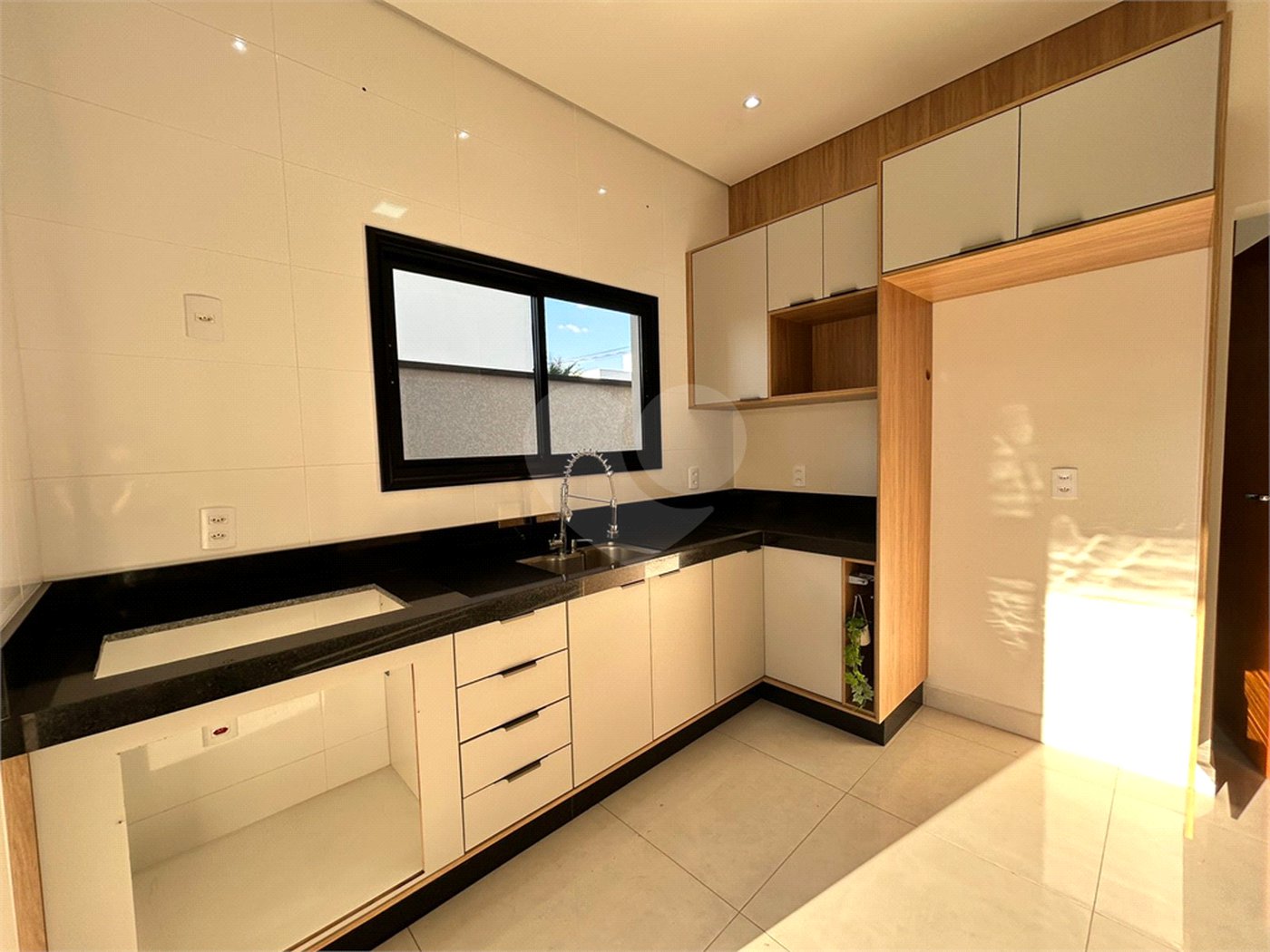Casa à venda com 3 suítes no condomínio Ibiti Reserva, Sorocaba - SP