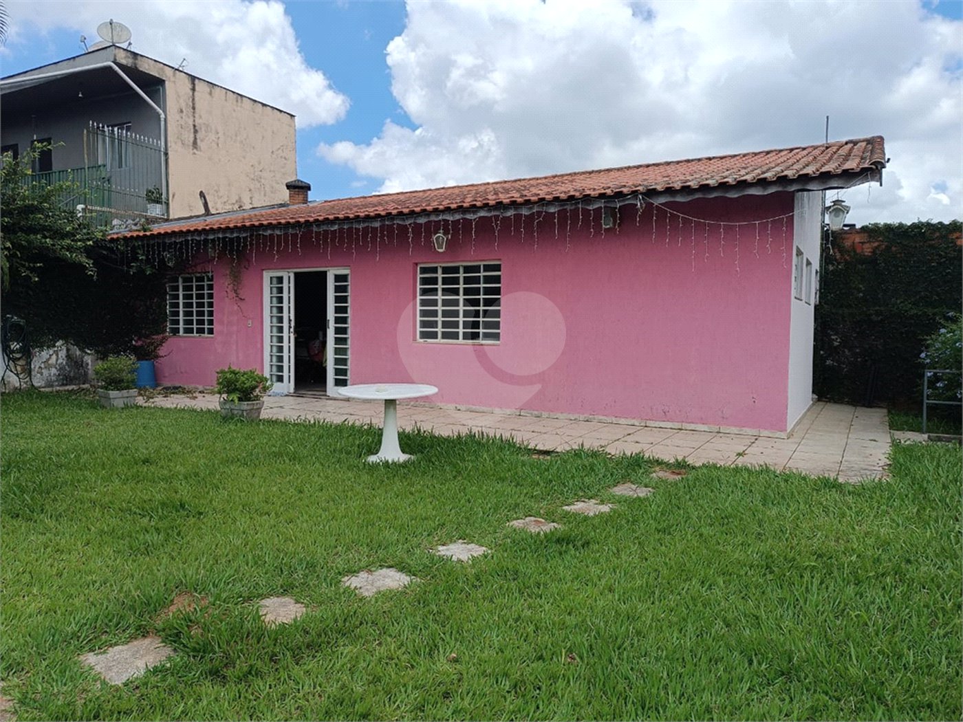 Casa à venda com 3 quartos em Vila Santa Rosália, São Roque, SP