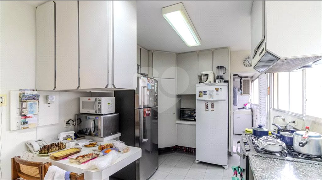 Apartamento à venda com 3 quartos, sendo 1 suíte,  em Higienópolis, São Paulo, SP