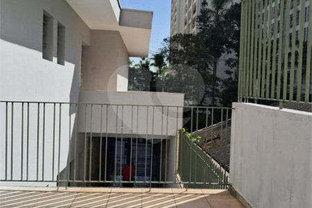 Sobrado para alugar com 3 quartos, sendo 1 suíte,  em Vila Progredior, São Paulo, SP