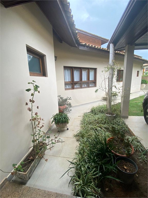 Casa à venda com 4 suítes no condomínio Vale da Santa Fé, Vinhedo - SP