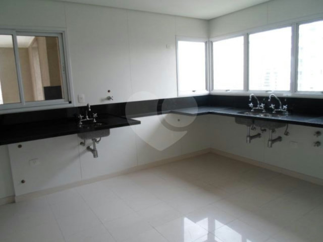 Apartamento à venda com 4 suítes em Panamby, São Paulo, SP