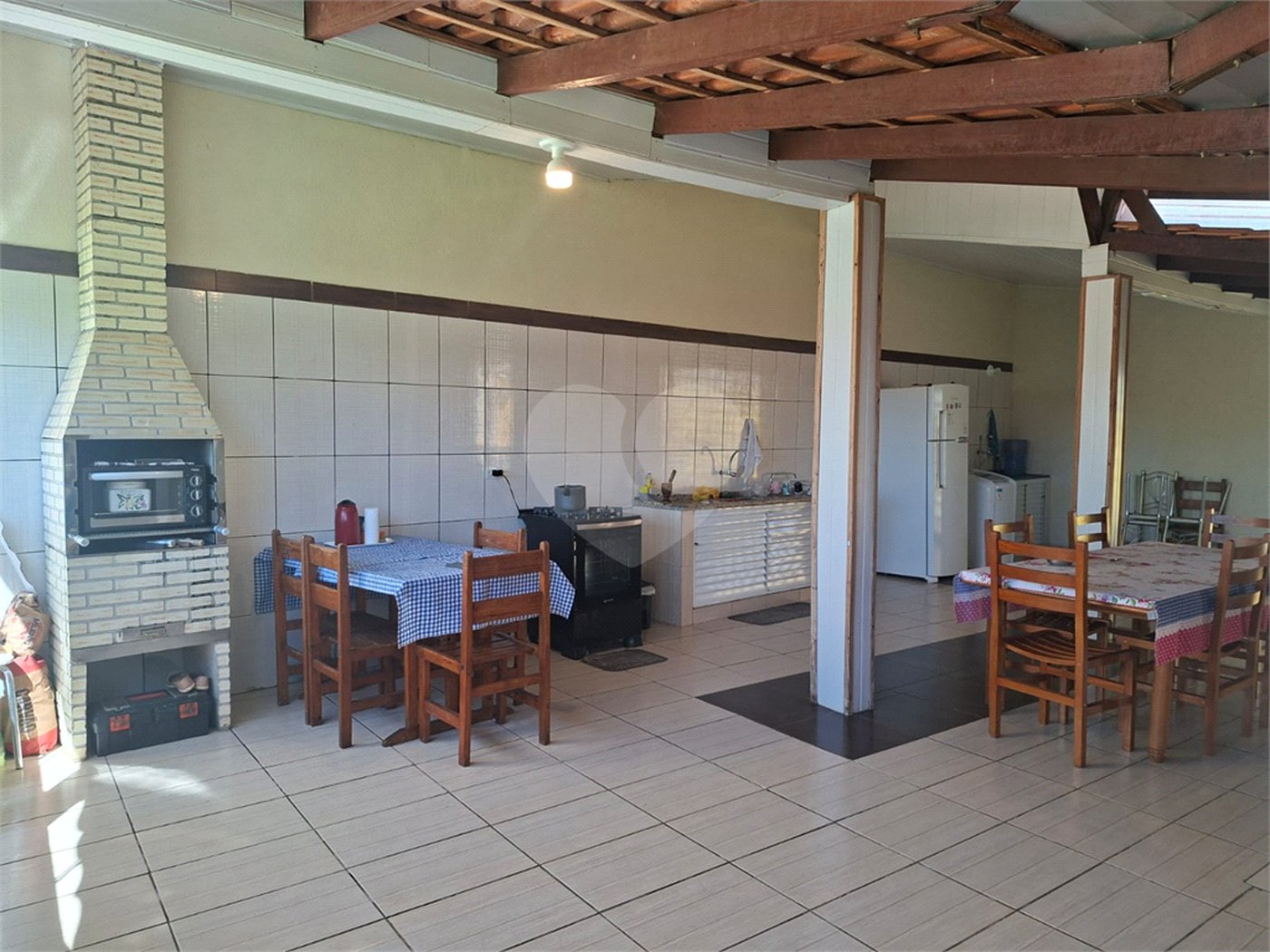 Casa à venda com 3 quartos, sendo 1 suíte,  em Tatetú, Alambari, SP