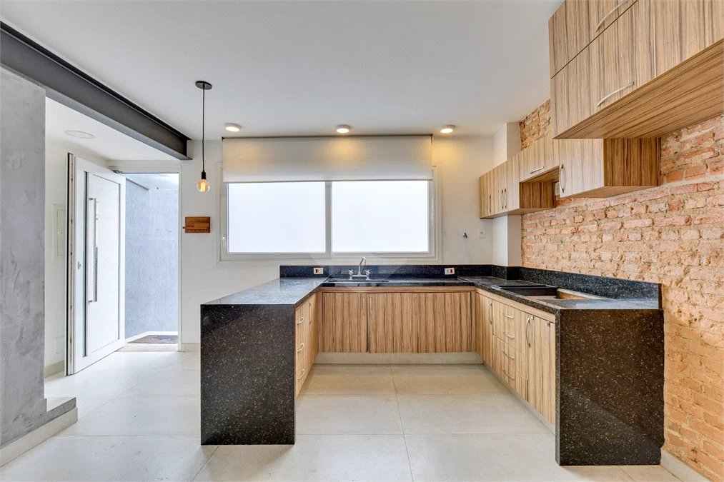 Casa de vila com 2 quartos á venda no Alto da Boa Vista, São Paulo - SP