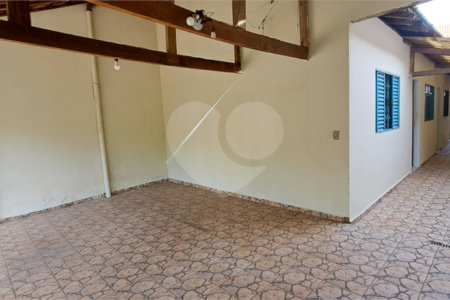 Casa ampla em bairro tranquilo – excelente oportunidade para morar ou investir!