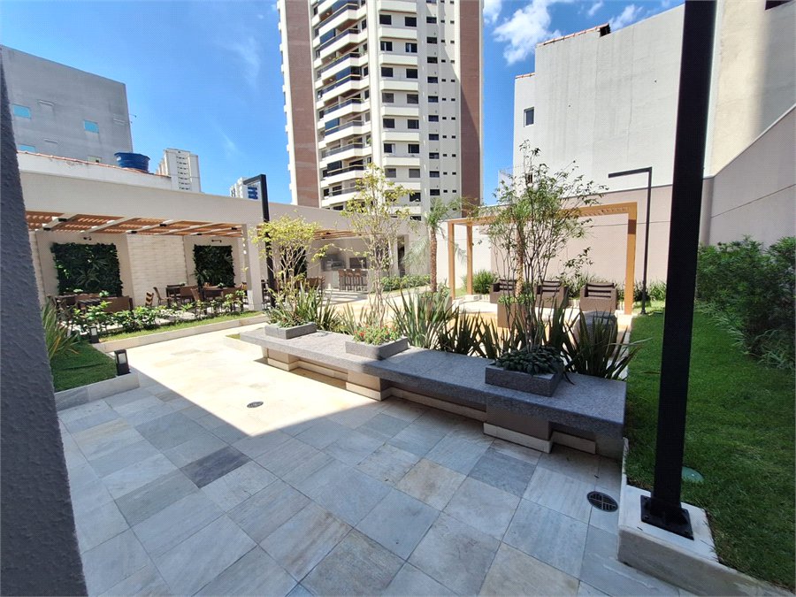 Apartamento com uma suíte para locação ao lado do Shopping Metrô Tatuapé. SP
