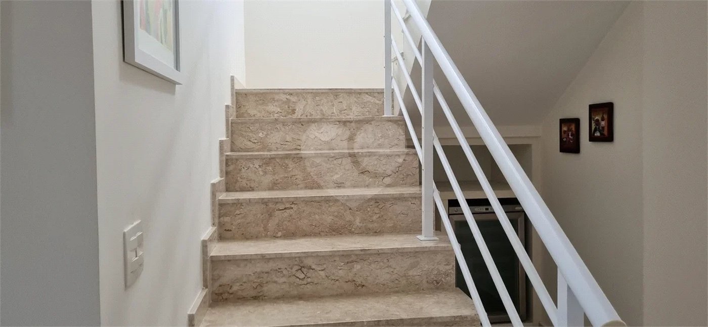 Lindo sobrado com 4 suites e piscina à venda, 365m², por R$ 2.450.000,00 no condomínio Villa Suiça, em Indaiatuba/SP.