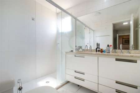 Apartamento à venda com 3 suítes em Jardim Marajoara, São Paulo, SP