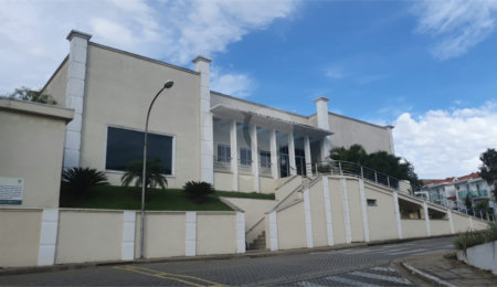 Casa à venda com 3 quartos, sendo 1 suíte,  no condomínio Forest Hills, Guarulhos - SP