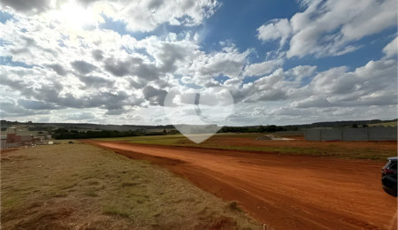 Terreno à venda em Portal dos Pinheiros Ii, Itapetininga, SP