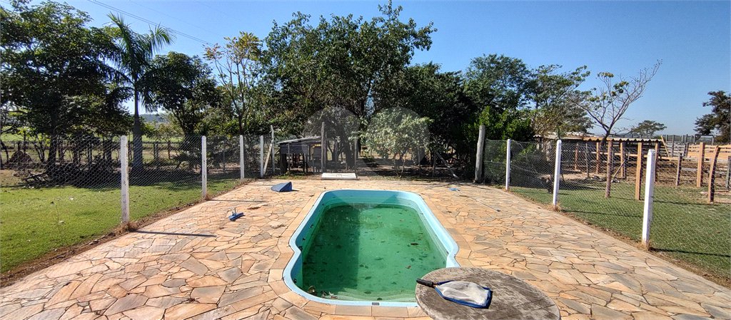 Sítio à venda com 2 suítes em Buru, Salto, SP