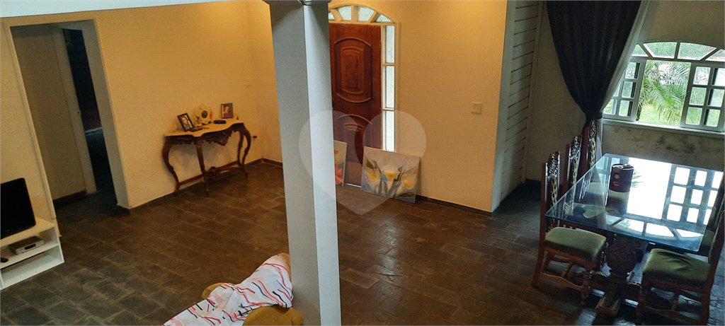 Casa à venda com 3 quartos, sendo 1 suíte, no condomínio Alpes da Cantareira, Mairiporã - SP
