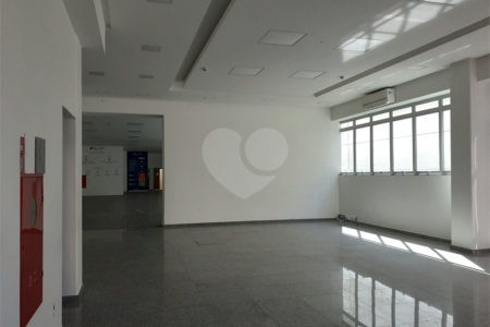 Prédio à venda em Jardim Taquaral, São Paulo, SP