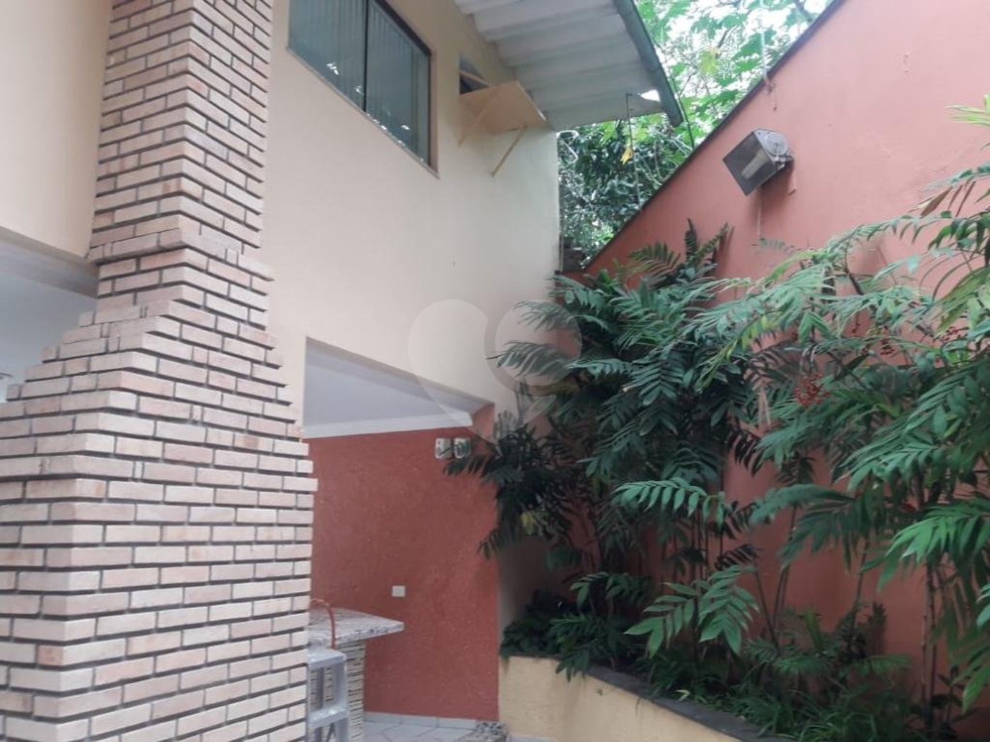 Sobrado à venda com 6 quartos, sendo 2 suítes, em Horto Florestal, São Paulo, SP