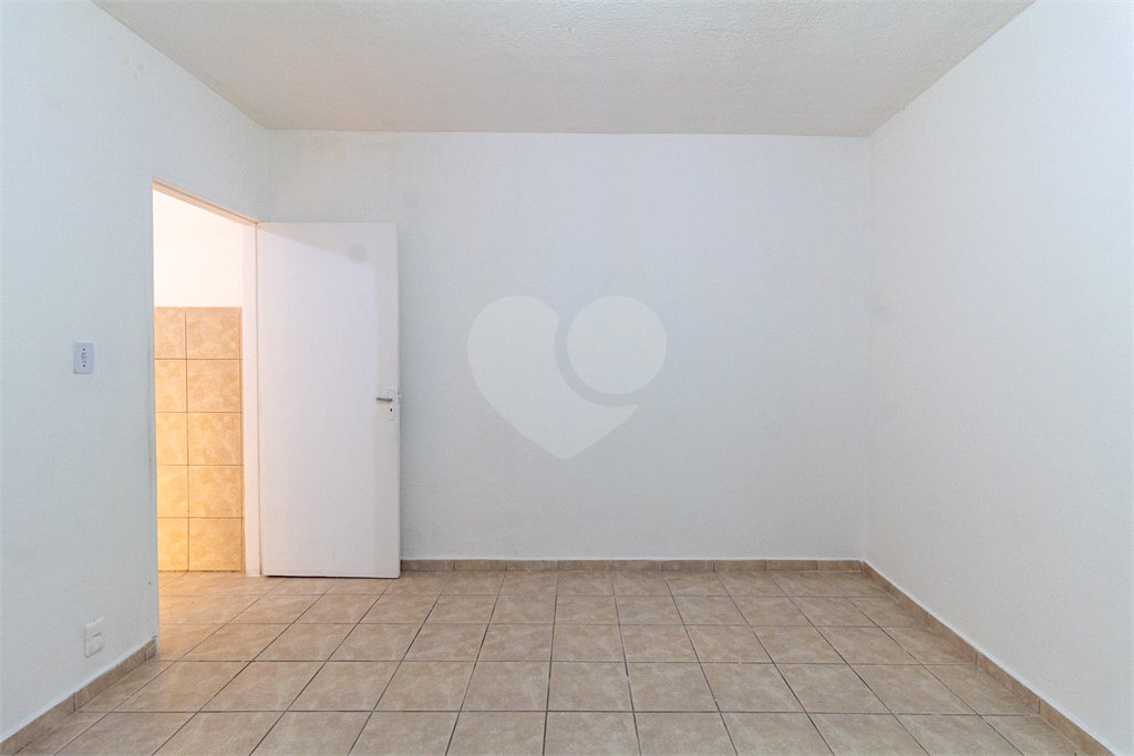 Casa à venda com 3 quartos, sendo 1 suíte, em Jardim Paris, São Paulo, SP
