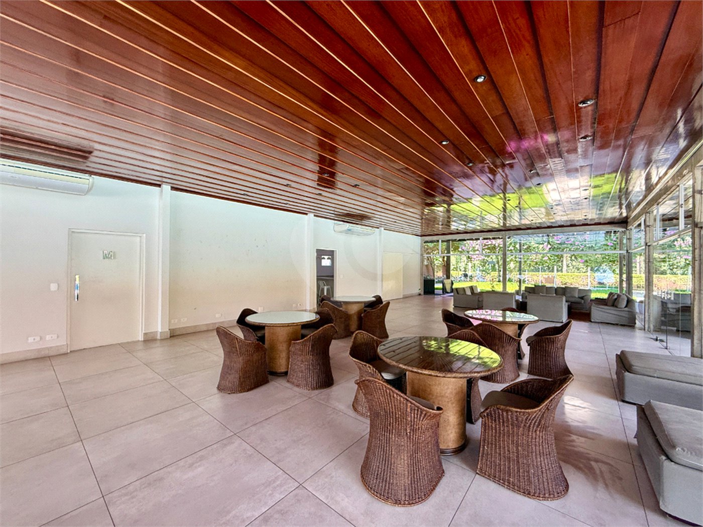 Apartamento à venda com 4 suítes em Jardim Marajoara, São Paulo, SP