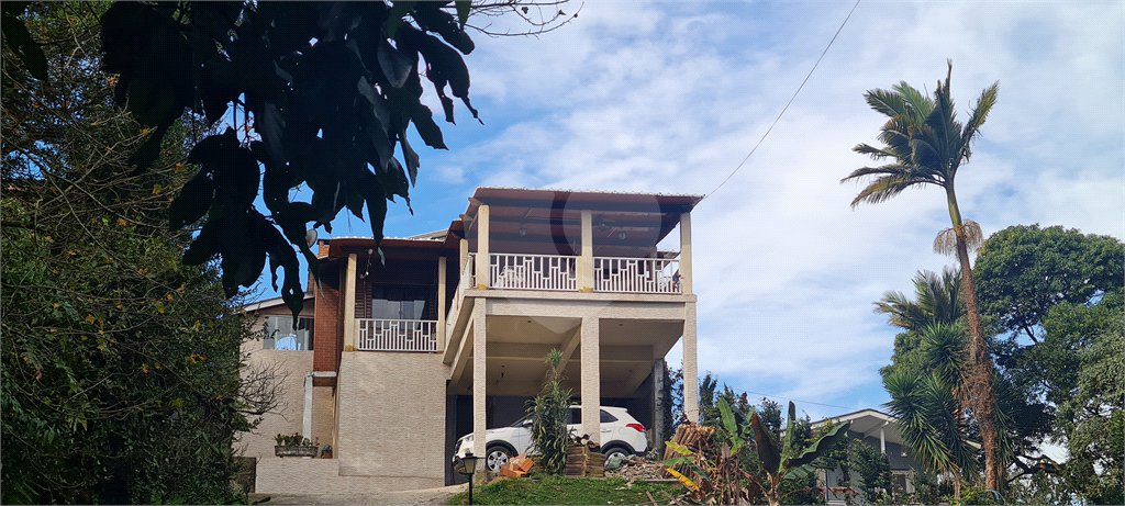 Casa à venda ou para alugar com 3 quartos, sendo 2 suítes, no condomínio Jardim da Montanha I, Mairiporã - SP