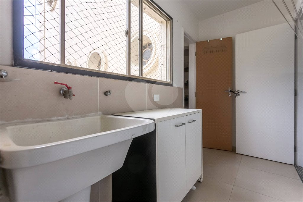 Apartamento à venda com 3 quartos, sendo 1 suíte, em Santo Amaro, São Paulo, SP