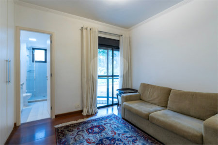 Apartamento à venda com 3 suítes em Vila Suzana, São Paulo, SP