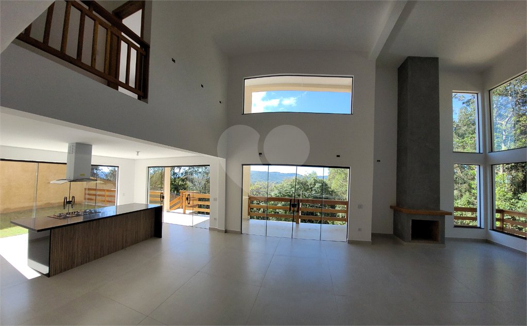 Casa à venda com 4 suítes no condomínio Sausalito, Mairiporã - SP