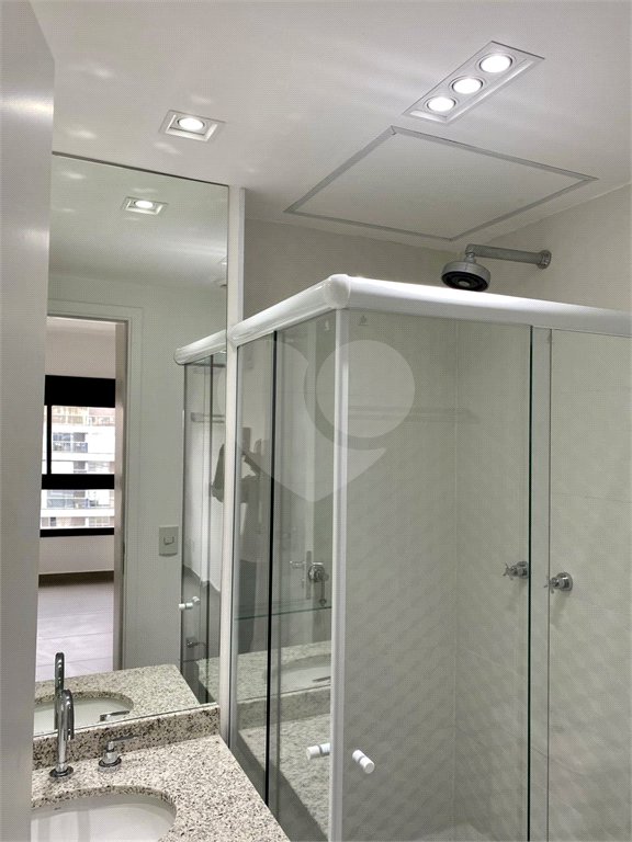 Apartamento para alugar com 3 quartos, sendo 2 suítes,  em Vila Olímpia, São Paulo, SP