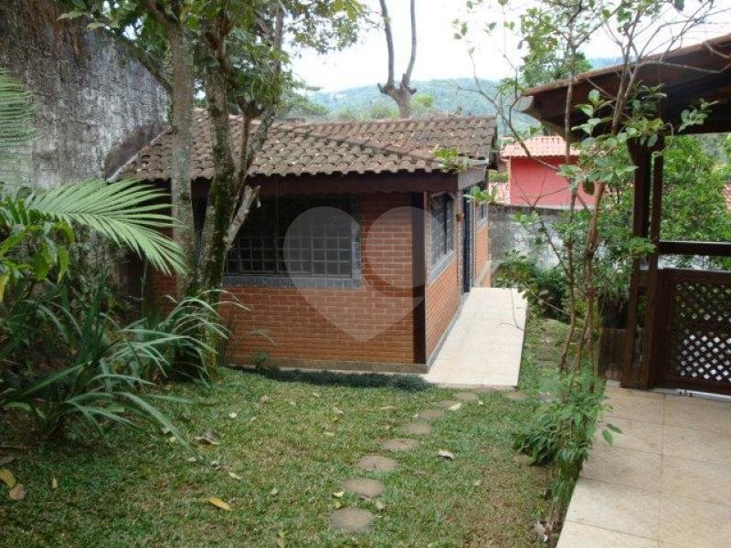 Casa Térrea à venda com 3 quartos, sendo 1 suíte, em Parque Petrópolis, Mairiporã, SP