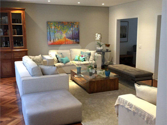Casa à venda com 4 suítes no condomínio Saint Germain, São Paulo - SP